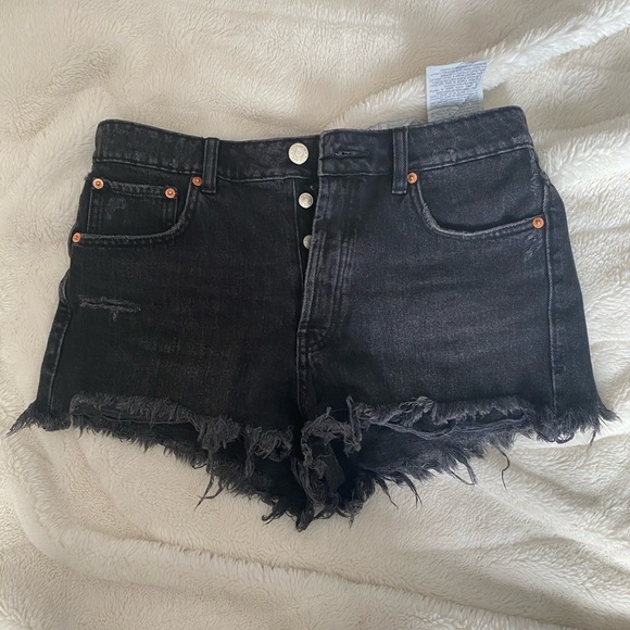 Black Zara jean shorts! - Picture 2 of 4